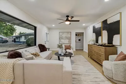 2038 E Cheery Lynne Road, Phoenix, AZ 85016 - Photo 11