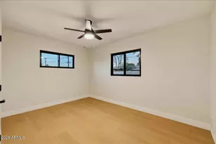 2038 E Cheery Lynne Rd, Phoenix, AZ 85016 - Photo 23