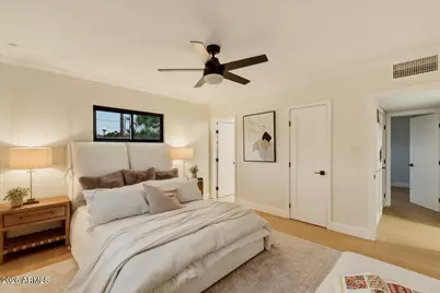 2038 E Cheery Lynne Road, Phoenix, AZ 85016 - Photo 17