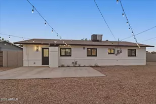2038 E Cheery Lynne Rd, Phoenix, AZ 85016 - Photo 29