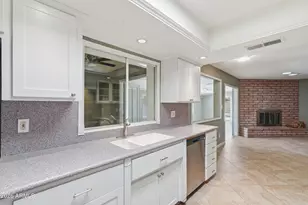 10838 N 35th St, Phoenix, AZ 85028 - Photo 3