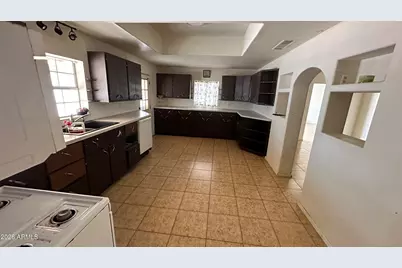 7230 N 37th Avenue, Phoenix, AZ 85051 - Photo 3
