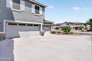879 W Holstein Trail, San Tan Valley, AZ 85143 - Photo 3