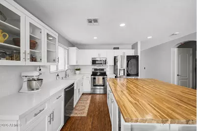 15465 W Shangri La Road, Surprise, AZ 85379 - Photo 3