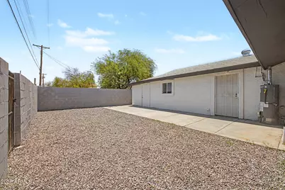 4805 S 35th Drive, Phoenix, AZ 85041 - Photo 21