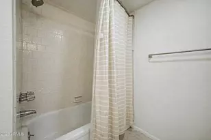 2225 E Catalina Dr, Phoenix, AZ 85016 - Photo 13