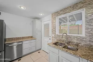 2225 E Catalina Dr, Phoenix, AZ 85016 - Photo 9