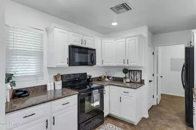 911 W Loughlin Drive, Chandler, AZ 85225 - Photo 7