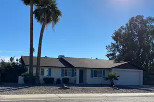 3909 E Shaw Butte Dr, Phoenix, AZ 85028 - Photo 1