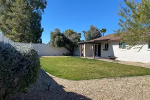 3909 E Shaw Butte Dr, Phoenix, AZ 85028 - Photo 17
