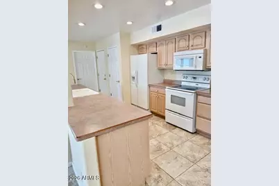 11801 N Coggins Drive, Sun City, AZ 85351 - Photo 5
