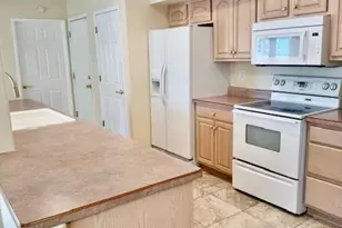 11801 N Coggins Dr, Sun City, AZ 85351 - Photo 5