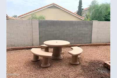 325 W Le Marche Avenue, Phoenix, AZ 85023 - Photo 9