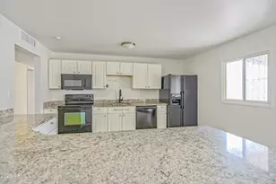 8042 W Elm St, Phoenix, AZ 85033 - Photo 9