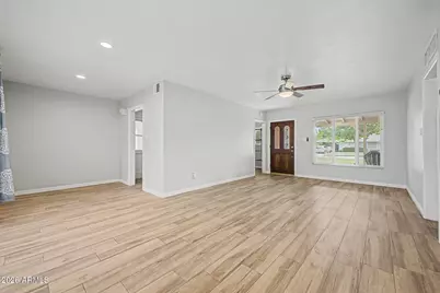 7801 N 17th Drive, Phoenix, AZ 85021 - Photo 1