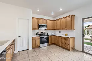 10522 W Robin Ln, Peoria, AZ 85383 - Photo 13