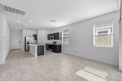 38125 W Excussare Way, Maricopa, AZ 85138 - Photo 5