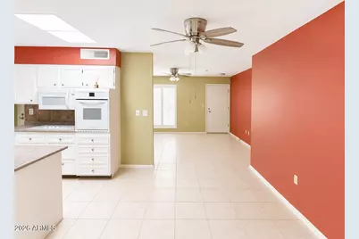 10542 W Tropicana Circle, Sun City, AZ 85351 - Photo 9