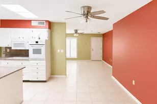 10542 W Tropicana Cir, Sun City, AZ 85351 - Photo 9