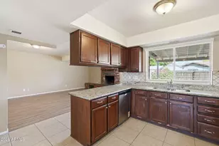 4612 W Saguaro Dr, Glendale, AZ 85304 - Photo 19