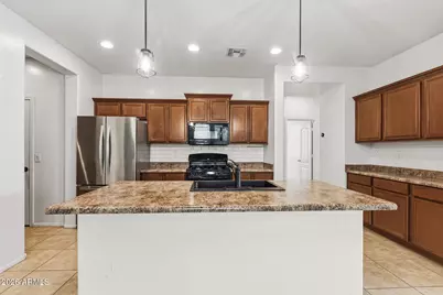 18608 W Lupine Avenue, Goodyear, AZ 85338 - Photo 5