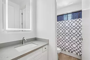 3200 N 39th St, Phoenix, AZ 85018 - Photo 11