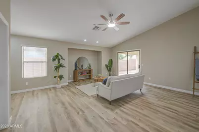 15668 W Saguaro Lane, Surprise, AZ 85374 - Photo 7