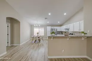 15668 W Saguaro Ln, Surprise, AZ 85374 - Photo 9