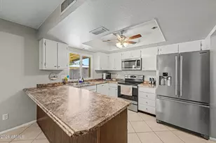2431 W Via Rialto Cir, Mesa, AZ 85202 - Photo 7