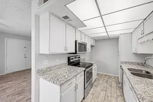 6060 W Golden Ln, Glendale, AZ 85302 - Photo 9