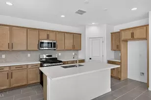 25342 N 165th Ln, Surprise, AZ 85387 - Photo 7