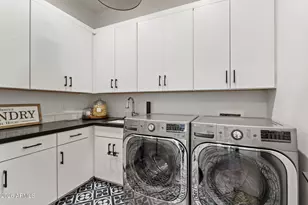 8409 N Diller Grove Ln, Phoenix, AZ 85021 - Photo 35