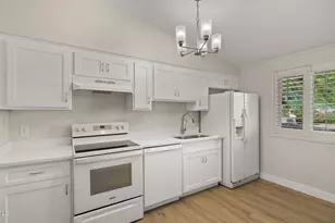 10518 W Oakmont Dr, Sun City, AZ 85351 - Photo 7