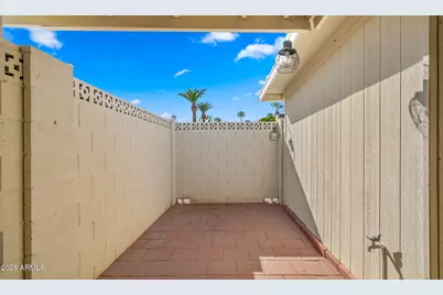10518 W Oakmont Drive, Sun City, AZ 85351 - Photo 17