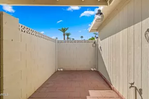 10518 W Oakmont Dr, Sun City, AZ 85351 - Photo 17