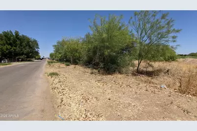 6205 S 121st Avenue #--, Tolleson, AZ 85353 - Photo 3