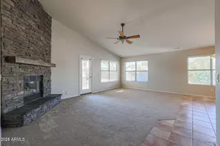10269 W Patrick Ln, Peoria, AZ 85383 - Photo 13