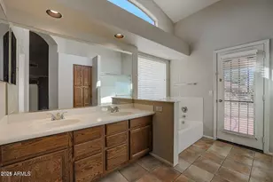 10269 W Patrick Ln, Peoria, AZ 85383 - Photo 17