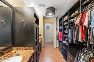 422 E Kerry Ln, Phoenix, AZ 85024 - Photo 49