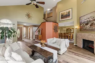 422 E Kerry Ln, Phoenix, AZ 85024 - Photo 3