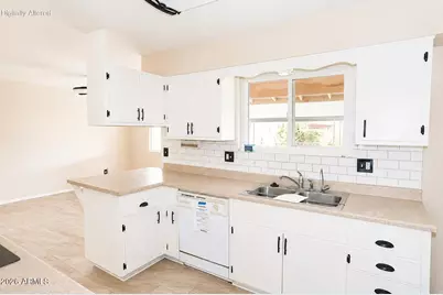 10819 W Canterbury Drive, Sun City, AZ 85351 - Photo 15