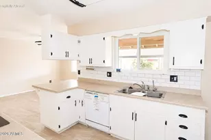 10819 W Canterbury Dr, Sun City, AZ 85351 - Photo 15