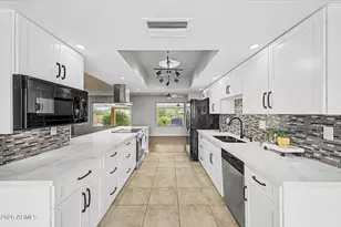 9433 W Hutton Dr, Sun City, AZ 85351 - Photo 1
