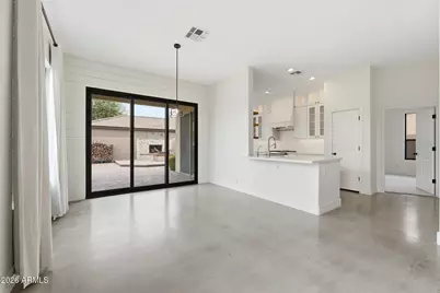 26428 N 42nd Place, Phoenix, AZ 85050 - Photo 5