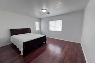 218 E Sunburst Ln, Tempe, AZ 85284 - Photo 17