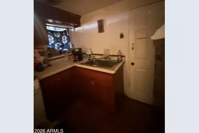 902 S 30th Drive, Phoenix, AZ 85009 - Photo 9