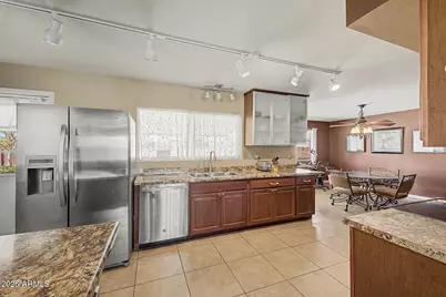 10240 W Camden Avenue, Sun City, AZ 85351 - Photo 7