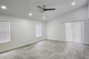 11819 N 75th Dr, Peoria, AZ 85345 - Photo 9