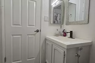 925 W Peoria Ave, Phoenix, AZ 85029 - Photo 21