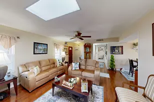 9205 W Long Hills Dr, Sun City, AZ 85351 - Photo 7